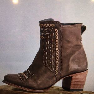 LIBERTY BLACK BOOTS SIZE 7